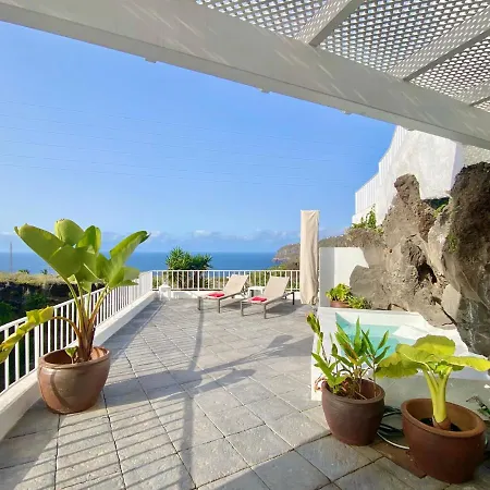 Casa Fontana, Amazing Sea View And Wide Terrace With Pool Vakantiehuis