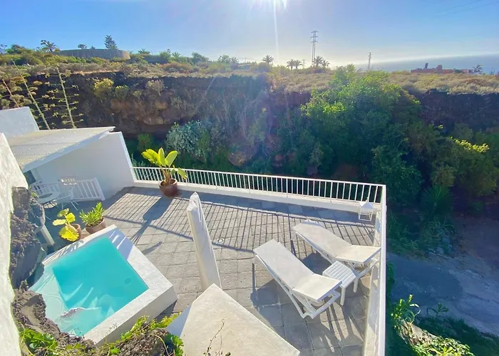 Casa Fontana, Amazing Sea View And Wide Terrace With Pool Tatil Evi