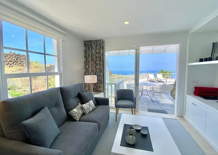 بيت للعطل Casa Fontana, Amazing Sea View And Wide Terrace With Pool لا أوروتافا